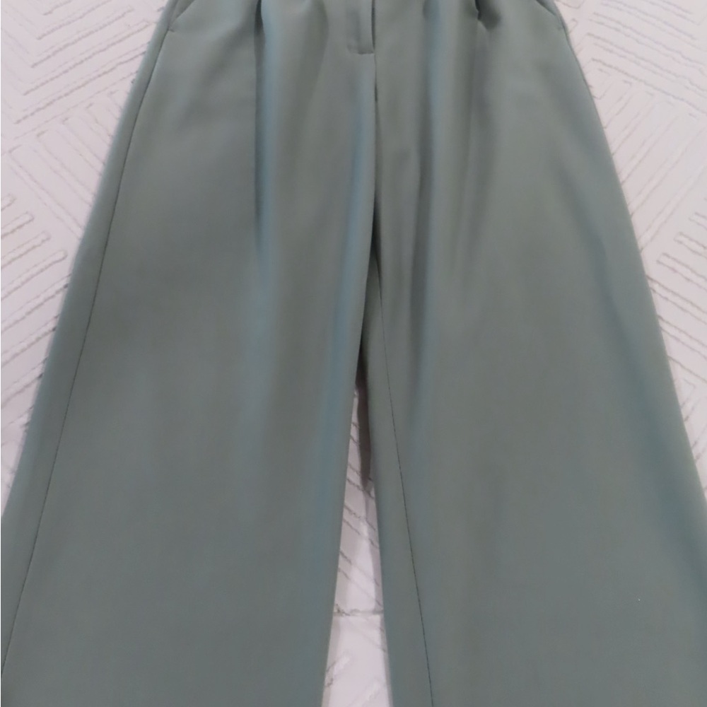 Abercrombie & Fitch Women's Pants in Soft Green